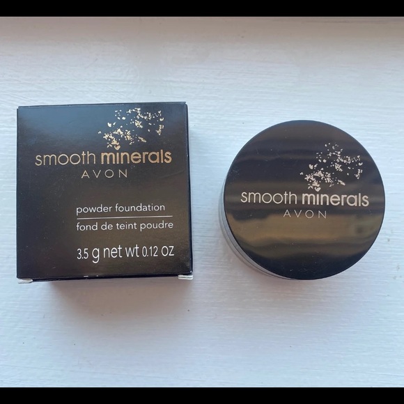 NWT Avon Smooth Minerals Powder Foundation - Bronze - Picture 1 of 3